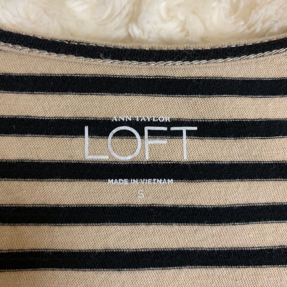 🌸3/$20 - LOFT black & tan striped tank top w/ pretty collar detail - Picture 3 of 4